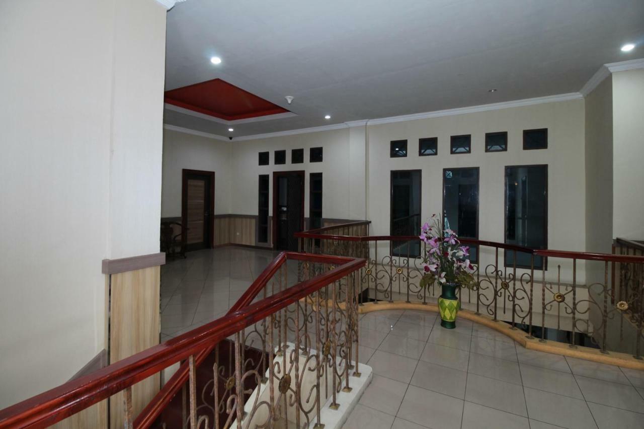 Отель Airy Ahmad Yani Bunyamin Permai 3 Banjarmasin Банджармасин Экстерьер фото